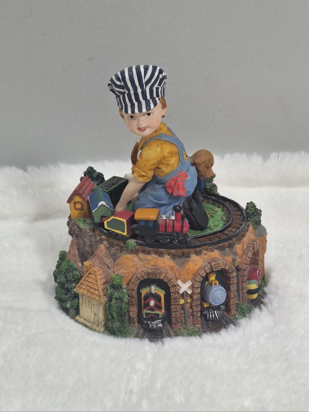 Vtg 2000 Westland Musical Wind Up Figurine #10332 Little Engineer Boy Train Dog